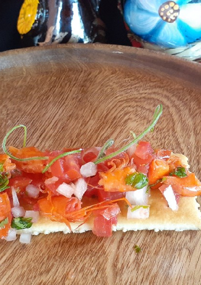 Una foto de Ensalada de camarón