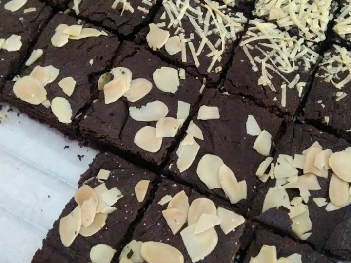 Cara Gampang Membuat Resep Fudgy brownies shiny crust no mixer yang Lezat Sekali Anti Ribet, Bikin Ngiler