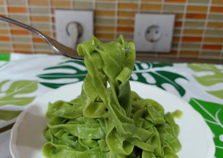 Homemade Tagliatelle Spinach
