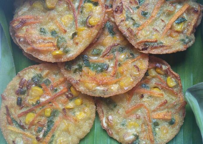 Bagaimana Menyiapkan Bakwan sayur jtt. Bisa buat bakulan lho Anti Gagal