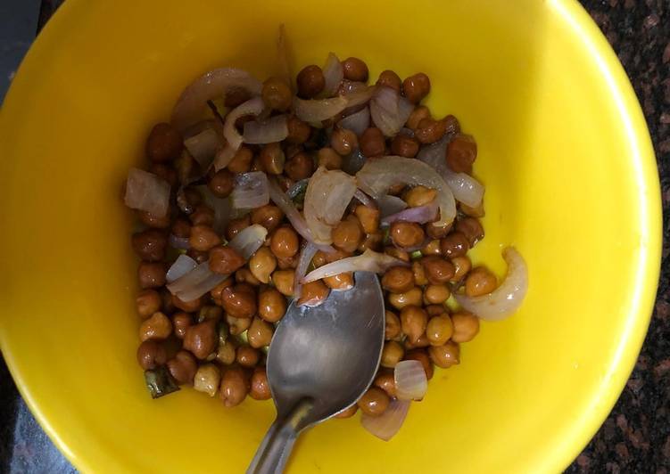 How to Prepare Favorite Dry Chana fry