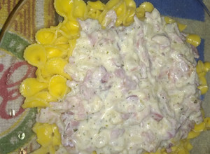 Una foto de Pasta con salsa carbonara🤤😍