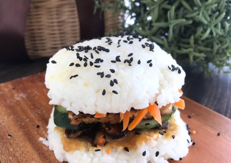 Bagaimana Membuat Vegan Rice Burger yang Bikin Ngiler
