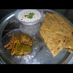 A picture of Aloo parhatta.