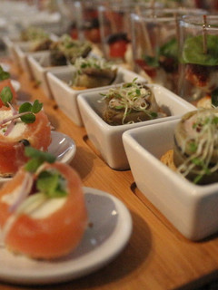 Una foto de Rollitos de salmón ahumado