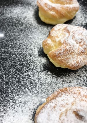Hình của món Bánh Choux/ Éclair.