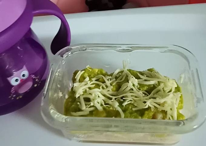 Cara membuat MPASI Snack "Alpukat biskuit keju" Cara membuat MPASI Snack "Alpukat biskuit keju"