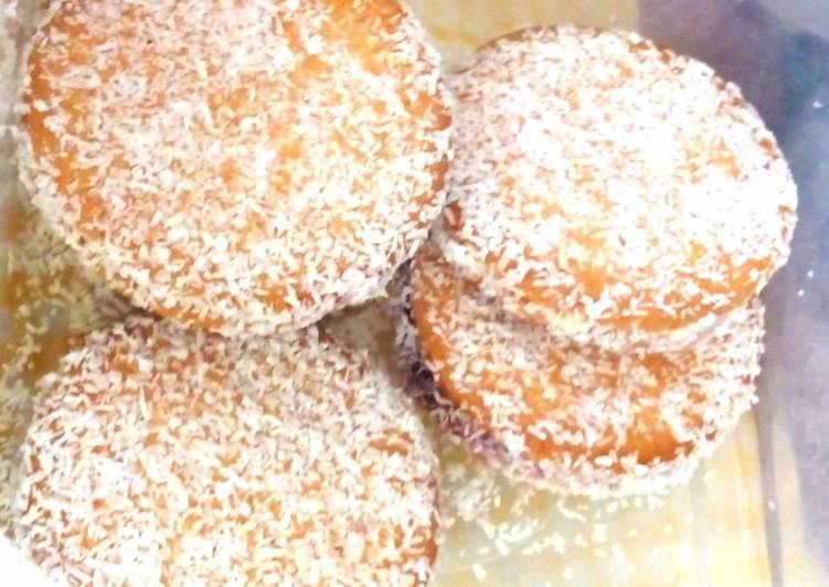 Galletas de coco y mermelada de fresa para niños muy tiernas