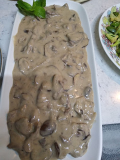 A picture of Beef stroganoff.