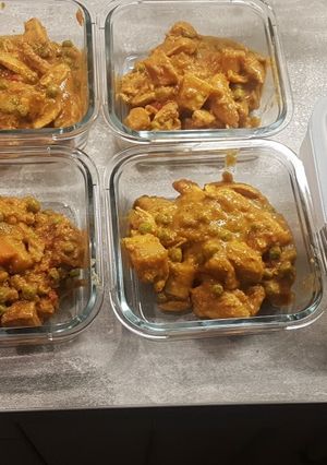 A picture of Chicken Curry.