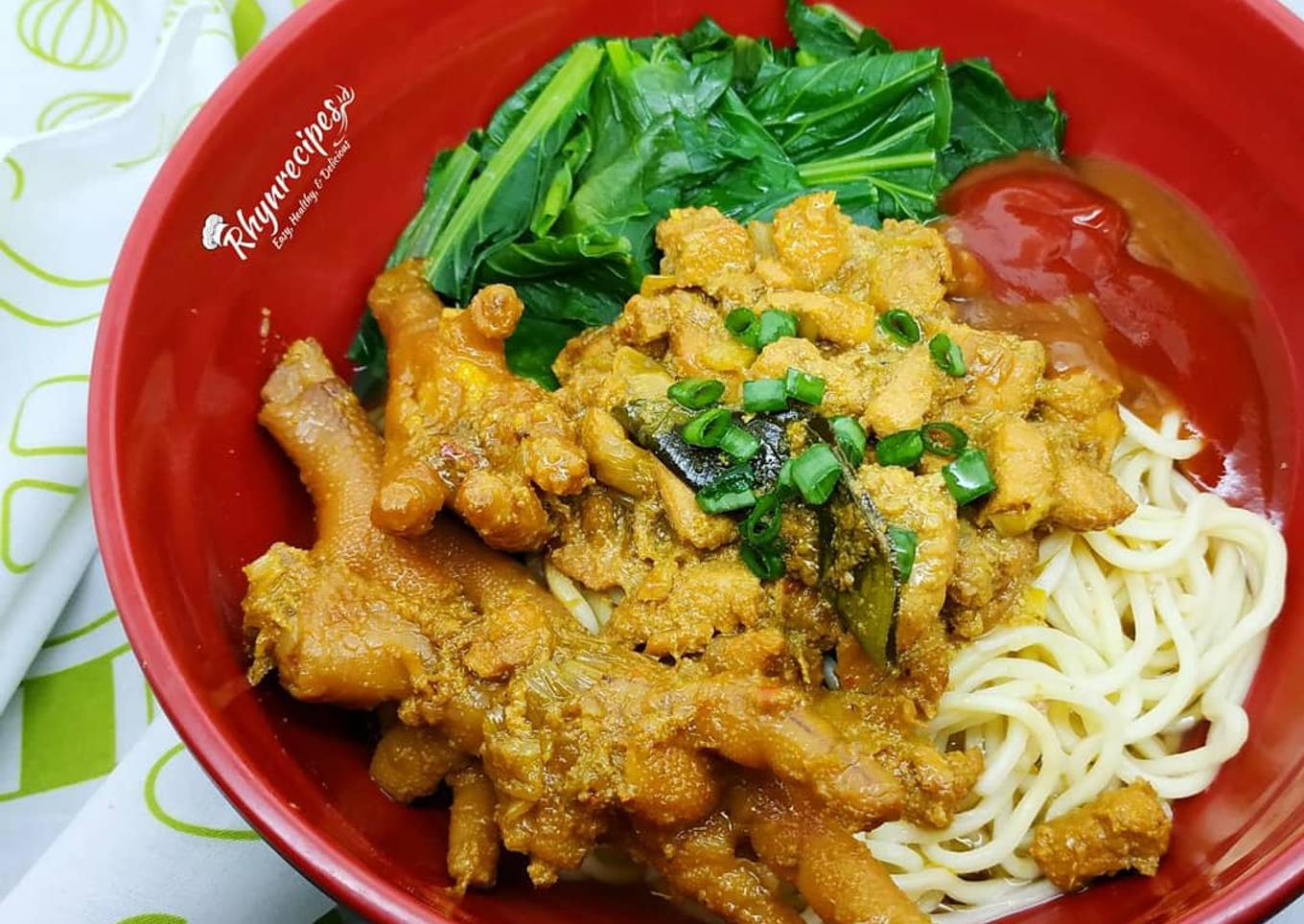 Bagaimana Menyiapkan Mie Ayam Ceker yang Enak