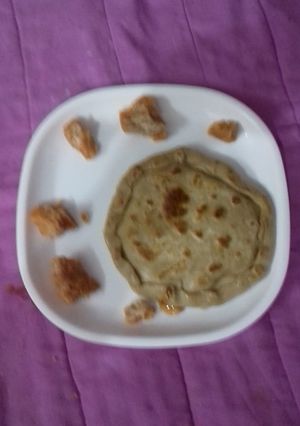 A picture of Bhusri(gud ki roti).