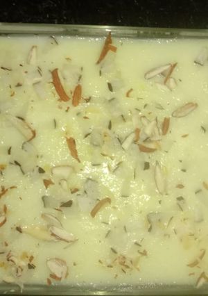 A picture of Instant kheer bread pudding.
