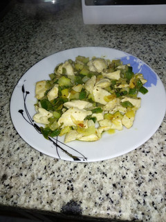 Una foto de Pollo con verduras muy sano