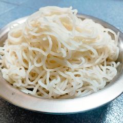 A picture of Rice Noodles/ String Hoppers/Santhagai.