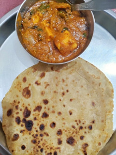 A picture of Saahi Paneer.