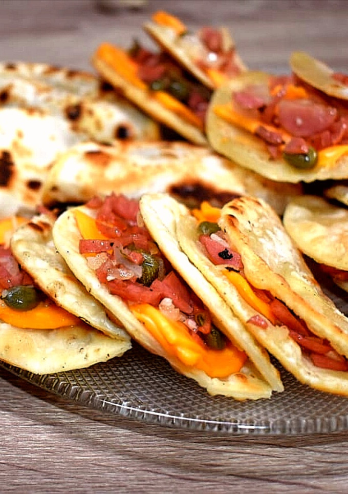 Una foto de Quesadillas en cinco minutos!! 🙌