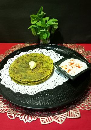 A picture of Oats Atta Methi Paratha.