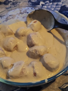 Una foto de Albóndigas de cerdo con salsa de champiñones olla express