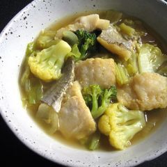 A picture of Low-Calorie Curry Flavoured Fish & Vegetable Soup.