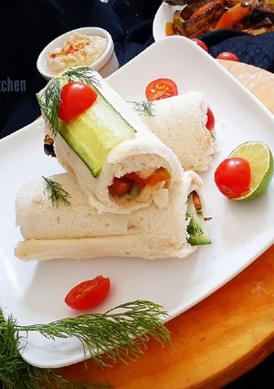 A picture of Grilled Veg Hummus Rolls.