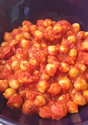 Una foto de Garbanzos especiados (chana masala)