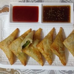 A picture of Peas patti mini samosa.