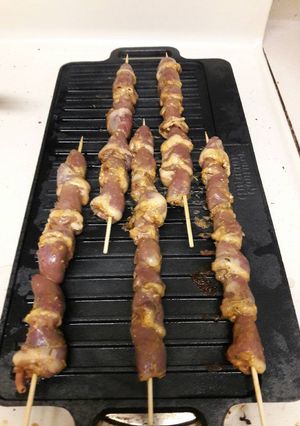 Una foto de Corazones de pollo a la plancha