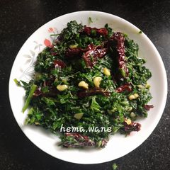 A picture of Lasuni methi or Garlic methi.
