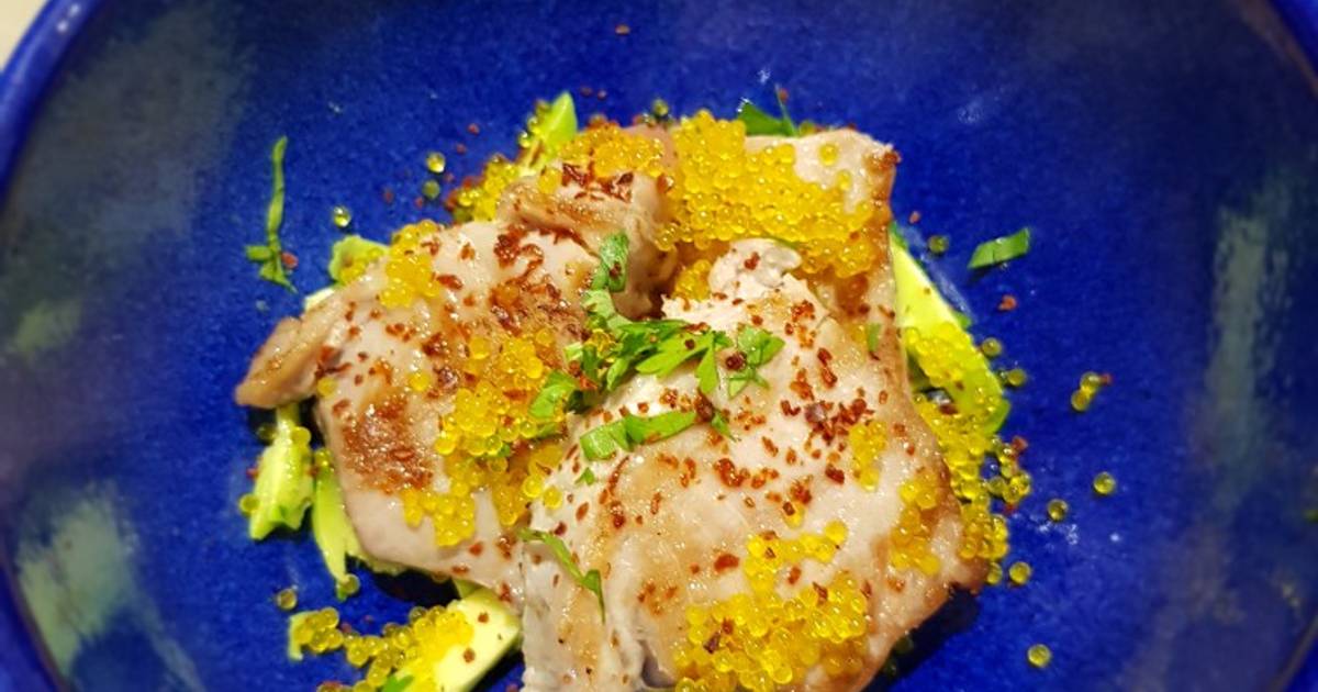 Tuna steak with avacado light salad Recipe by Jack Freeman Cookpad