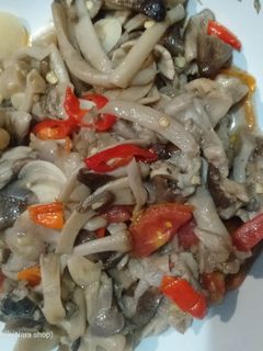 Foto resep Tumis pedas jamur sawit