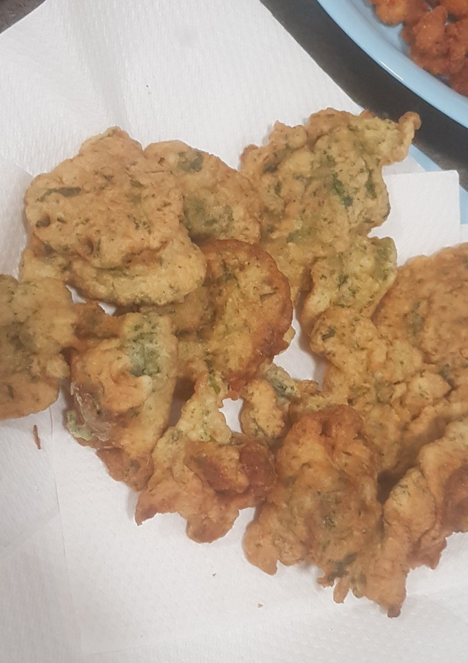 Una foto de Buñuelos de bacalao y espinacas