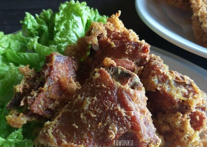 460.Ayam Goreng Kremes