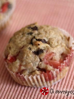 Φωτογραφία της συνταγής Muffins με σοκολάτα, φράουλα και ελαιόλαδο