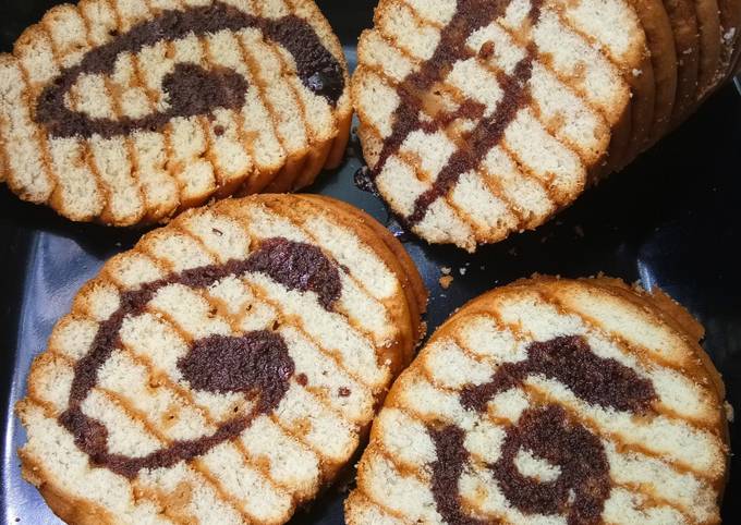 Coffee dip biscuit cake