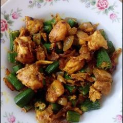 Bhindi with chicken boneless A picture of Bhindi with chicken boneless.