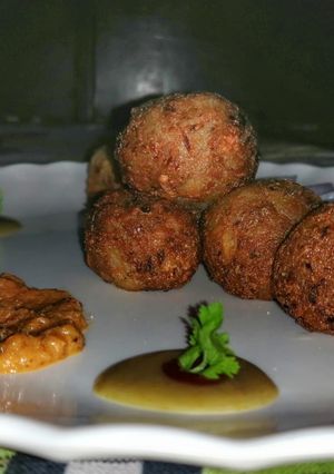 A picture of Potato balls.