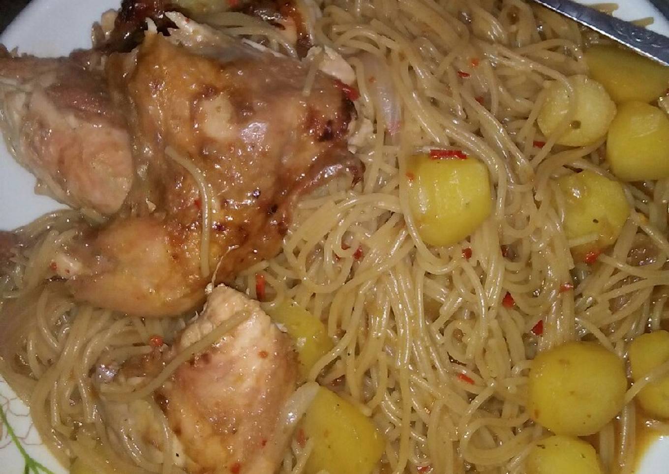 Pasta and potato jollof