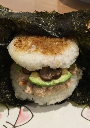 A picture of Tuna Avocado Burger.