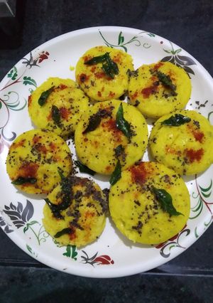 વાટકી ઢોકળાં (Vatki Dhokla Recipe In Gujarati) રેસીપી મુખ્ય ફોટો