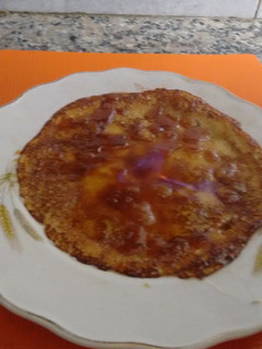 Una foto de Panqueques de manzana acaramelados, fáciles y deliciosos