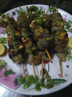 तंदूरी हरियाली पनीर टिक्का (Tandoori hariyali paneer tikka recipe in Hindi) रेसिपी मुख्य फोटो