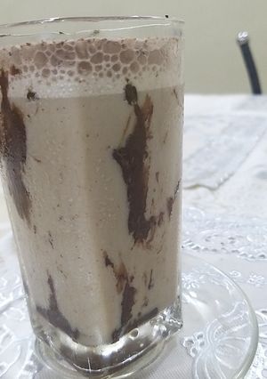 ચોકો કોફી મિલ્કશેક(choco coffie milkshake in Gujarati) રેસીપી મુખ્ય ફોટો