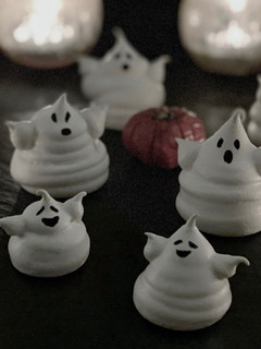 Una foto de 🇺🇸 Especial de Halloween: FANTASMITAS de MERENGUE (Estados Unidos)