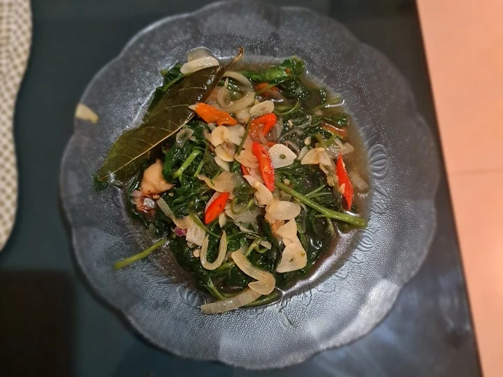 Cara Gampang Menyiapkan Resep Tumis Kangkung saos tiram yang Uenak Anti Ribet, Lezat Sekali