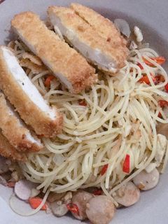 Foto resep Spaghetti Aglio Olio with Chicken Katsu