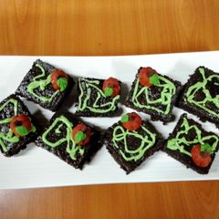 A picture of Halloween 🎃 pumpkin brownies,🍫.