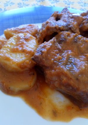 Una foto de Falda de ternera guisada (olla exprés)