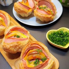 BRILLIANT IDEA for a PUFF PASTRY SNACK! A picture of BRILLIANT IDEA for a PUFF PASTRY SNACK!.