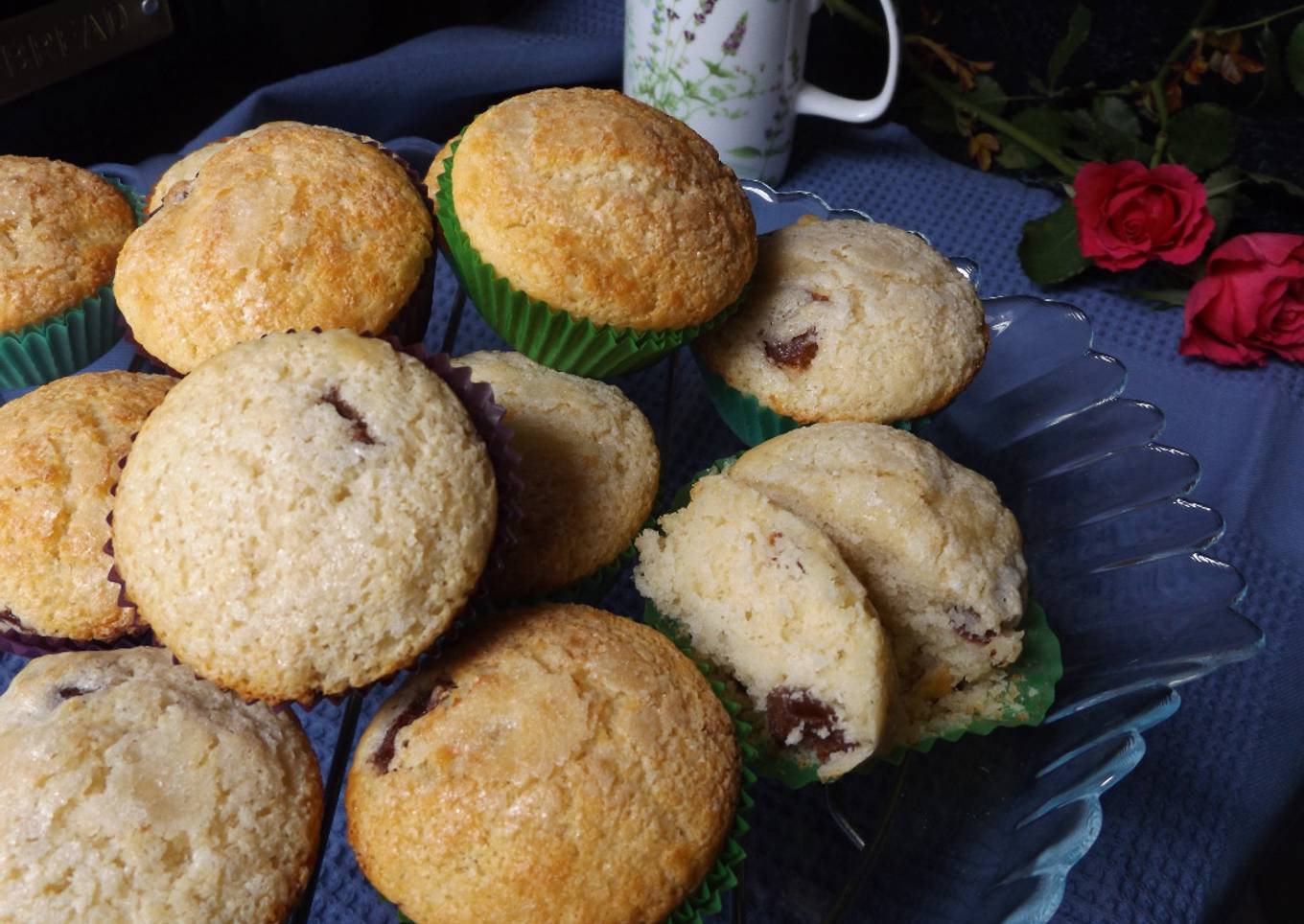 Muffins con cerezas conservadas en aguardiente tostado